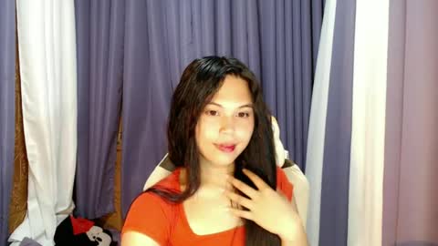 Snapshot of emere_kai_24xxx chatting on June 2026 10:30:02 AM Chelle dont forget to folloe me and thumps up online show from June 2026 10:30:02 AM