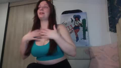 Snapshot of emerieskye chatting on December 2024 10:37:01 PM EmerieSkye online show from December 2024 10:37:01 PM