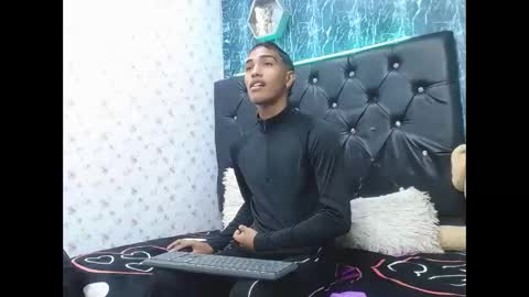 Snapshot of emersson_sex18 chatting on January 2026 02:22:02 PM emersson_sex18 online show from January 2026 02:22:02 PM