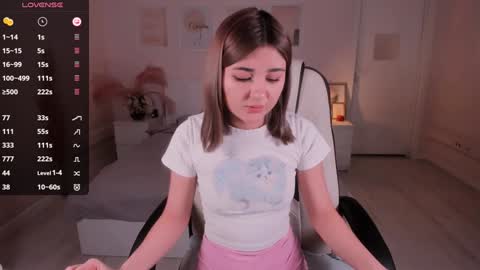 Snapshot of emi_joy chatting on January 2025 07:27:02 AM Emily follow me online show from January 2025 07:27:02 AM