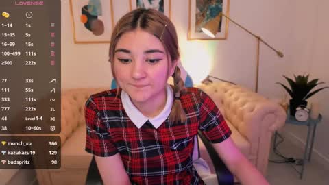 Snapshot of emi_joy chatting on January 2025 06:41:02 PM Emily follow me online show from January 2025 06:41:02 PM