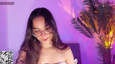 Snapshot of emi_roberts chatting on July 2026 12:02:02 AM Emmily Roberts online show from July 2026 12:02:02 AM