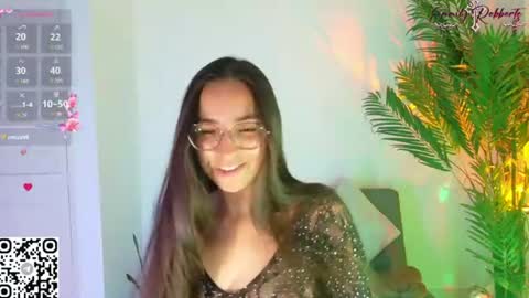 Snapshot of emi_roberts chatting on July 2026 10:48:01 PM Emmily Roberts online show from July 2026 10:48:01 PM