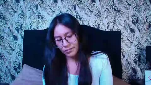 Emilia Gomez online show from May 2026 12:27:01 AM