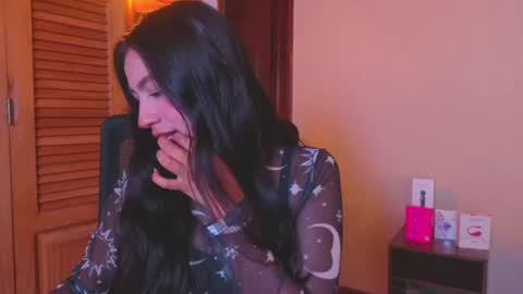 Emilia Gomez online show from July 2026 11:18:02 PM