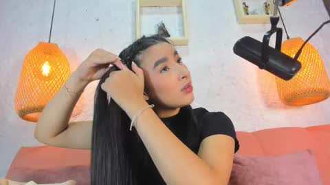 Emily online show from November 2025 12:07:01 PM