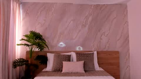 Emily online show from November 2025 01:55:02 PM