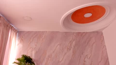 Emily online show from December 2025 02:00:01 PM