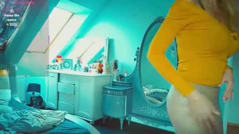 Snapshot of emilachat chatting on March 2025 12:22:02 PM Emila online show from March 2025 12:22:02 PM