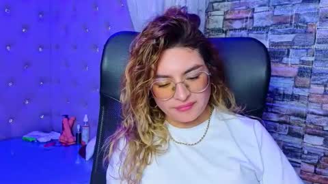 Emy  online show from December 2025 02:50:01 AM