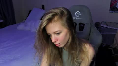 emili_sweet__ online show from December 2024 01:54:02 PM