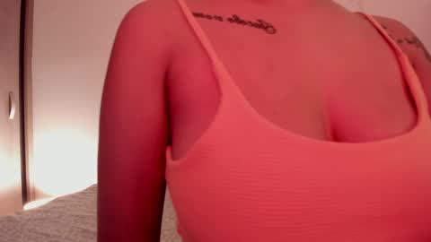 Snapshot of emilia_ghendle chatting on January 2025 02:35:02 AM Emilia Big Boobs online show from January 2025 02:35:02 AM