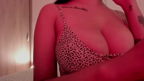 Snapshot of emilia_ghendle chatting on January 2025 08:22:01 PM Emilia Big Boobs online show from January 2025 08:22:01 PM