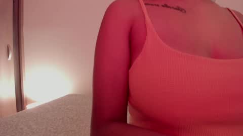 Snapshot of emilia_ghendle chatting on January 2025 04:04:01 PM Emilia Big Boobs online show from January 2025 04:04:01 PM