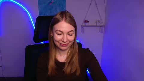 Snapshot of emilia_ilia chatting on November 2025 06:46:02 AM Emilia online show from November 2025 06:46:02 AM