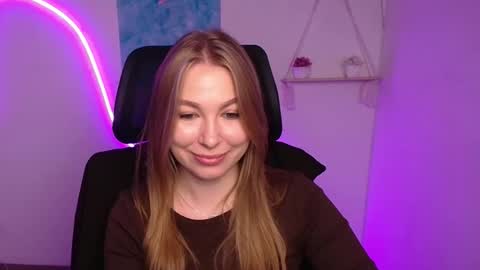 Snapshot of emilia_ilia chatting on November 2025 12:38:02 PM Emilia online show from November 2025 12:38:02 PM