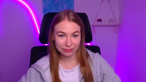 Snapshot of emilia_ilia chatting on November 2025 06:24:01 AM Emilia online show from November 2025 06:24:01 AM