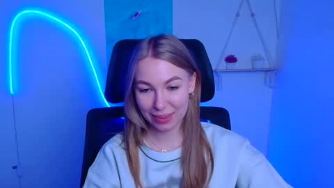 Snapshot of emilia_ilia chatting on December 2025 07:03:02 AM Emilia online show from December 2025 07:03:02 AM