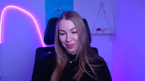 Snapshot of emilia_ilia chatting on December 2025 06:33:01 AM Emilia online show from December 2025 06:33:01 AM