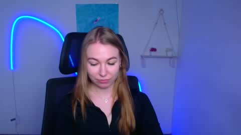 Snapshot of emilia_ilia chatting on February 2026 12:54:01 PM Emilia online show from February 2026 12:54:01 PM