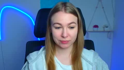 Snapshot of emilia_ilia chatting on February 2026 06:31:01 AM Emilia online show from February 2026 06:31:01 AM