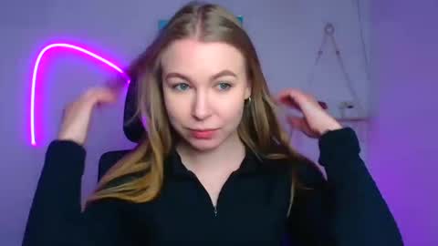 Snapshot of emilia_ilia chatting on February 2026 06:33:02 AM Emilia online show from February 2026 06:33:02 AM