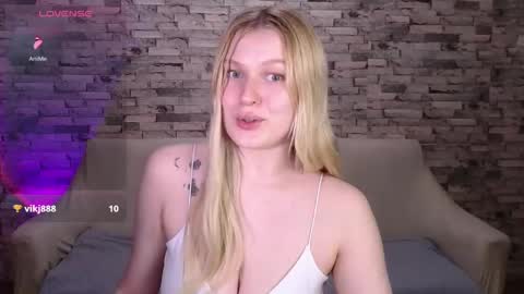 Amili online show from April 2026 06:03:02 PM