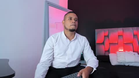 emilianoclarke online show from September 2025 12:33:02 AM