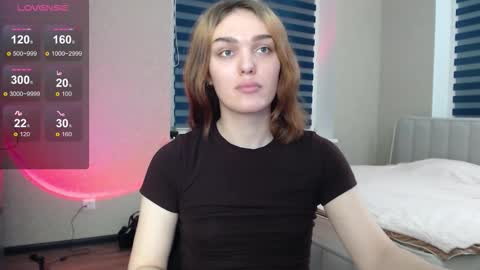 Emi online show from November 2025 08:51:01 PM