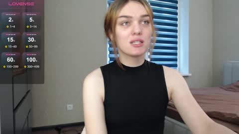 Emi online show from November 2025 01:00:02 PM