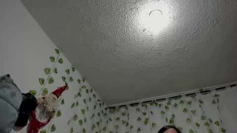 Snapshot of emiliarose_ chatting on May 2026 12:24:02 PM EmiliaRose online show from May 2026 12:24:02 PM