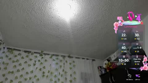 Snapshot of emiliarose_ chatting on June 2026 01:39:01 AM EmiliaRose online show from June 2026 01:39:01 AM