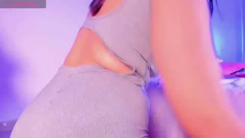 Emilie James online show from October 2025 03:22:02 PM