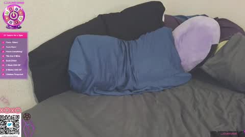 Snapshot of emiliefoxx chatting on December 2024 03:09:01 AM emilie foxx online show from December 2024 03:09:01 AM