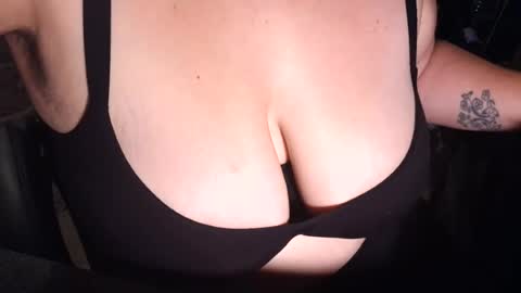 Snapshot of emiliefoxx chatting on July 2026 01:59:02 AM emilie foxx online show from July 2026 01:59:02 AM