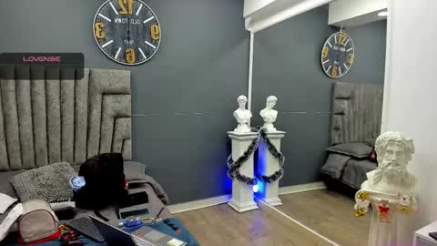 Snapshot of emilio_brandon chatting on December 2025 11:17:01 AM Emilio online show from December 2025 11:17:01 AM