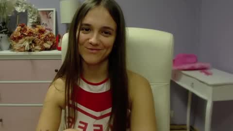 Snapshot of emilly_lust99 chatting on February 2025 10:54:02 AM Emilly online show from February 2025 10:54:02 AM