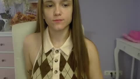 Snapshot of emilly_lust99 chatting on March 2025 10:59:02 AM Emilly online show from March 2025 10:59:02 AM