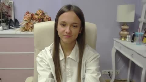 Emilly online show from November 2025 07:41:02 AM