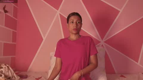 Snapshot of emilly_smiithh chatting on December 2025 09:03:02 AM emilly_smiithh online show from December 2025 09:03:02 AM