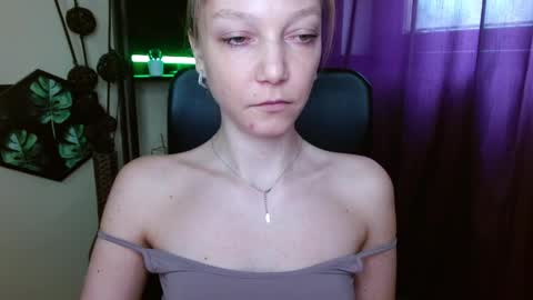 Emilly online show from April 2026 07:56:01 AM