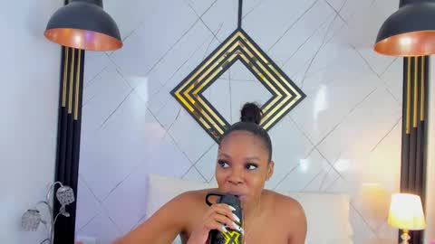 Snapshot of emillydiaz chatting on November 2025 12:05:02 PM Emilly online show from November 2025 12:05:02 PM