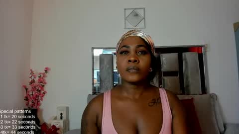 Emilly Roa online show from May 2026 07:20:01 PM