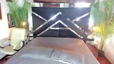 Emily  online show from January 2026 10:42:02 AM