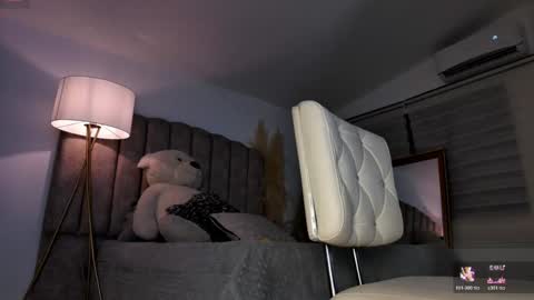 Snapshot of emily_____ chatting on February 2026 01:34:02 AM emily valentina online show from February 2026 01:34:02 AM