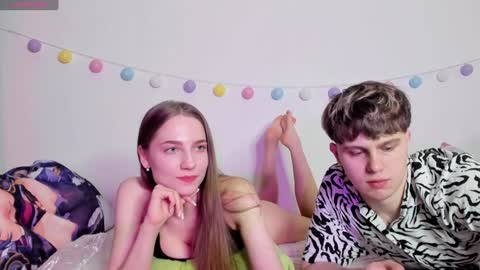 Snapshot of emily_and_ilumi chatting on January 2025 04:00:02 AM emily_and_ilumi online show from January 2025 04:00:02 AM