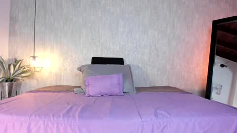 Snapshot of emily_ariaszc chatting on December 2024 11:41:01 AM Emily online show from December 2024 11:41:01 AM