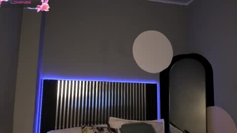 Snapshot of emily_beltonn chatting on October 2025 08:07:01 PM              online show from October 2025 08:07:01 PM