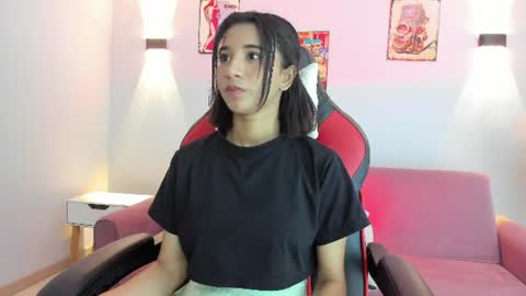 Snapshot of emily_bruss chatting on June 2026 02:50:02 PM emily_bruss online show from June 2026 02:50:02 PM