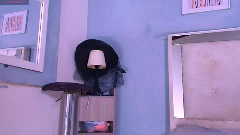 emily_castillo_1 online show from October 2025 03:39:02 AM